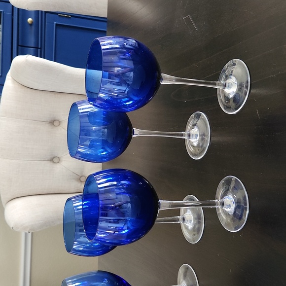 Cobalt Blue Color glasses Balloon Style 9” Tall Wine glasses set of seven - Picture 2 of 9